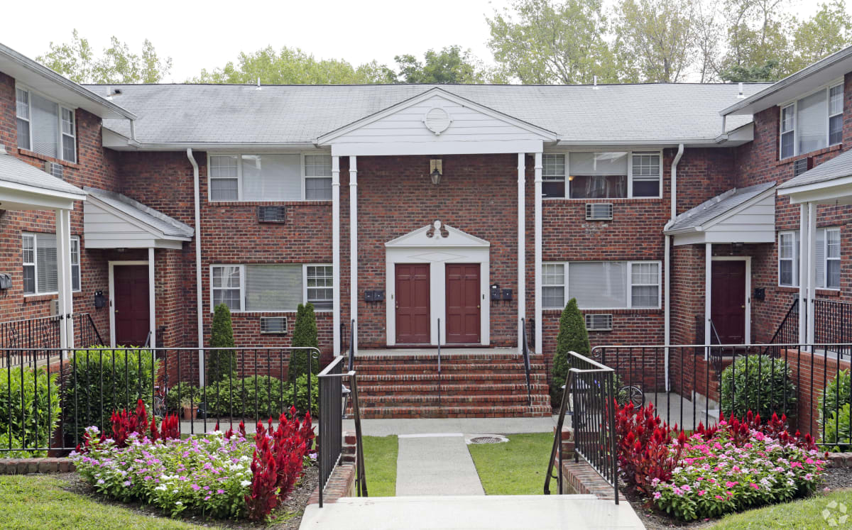 Apartments for Rent in Teaneck NJ Willow Gardens Apartments
